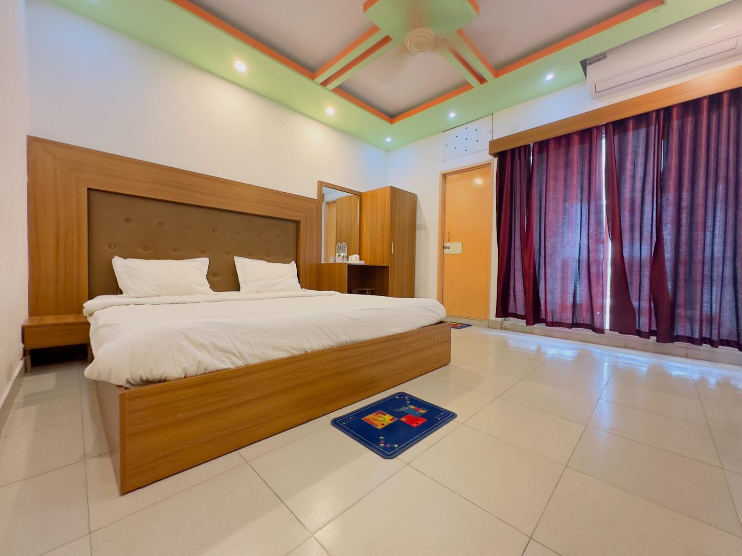 Honeymoon Suite