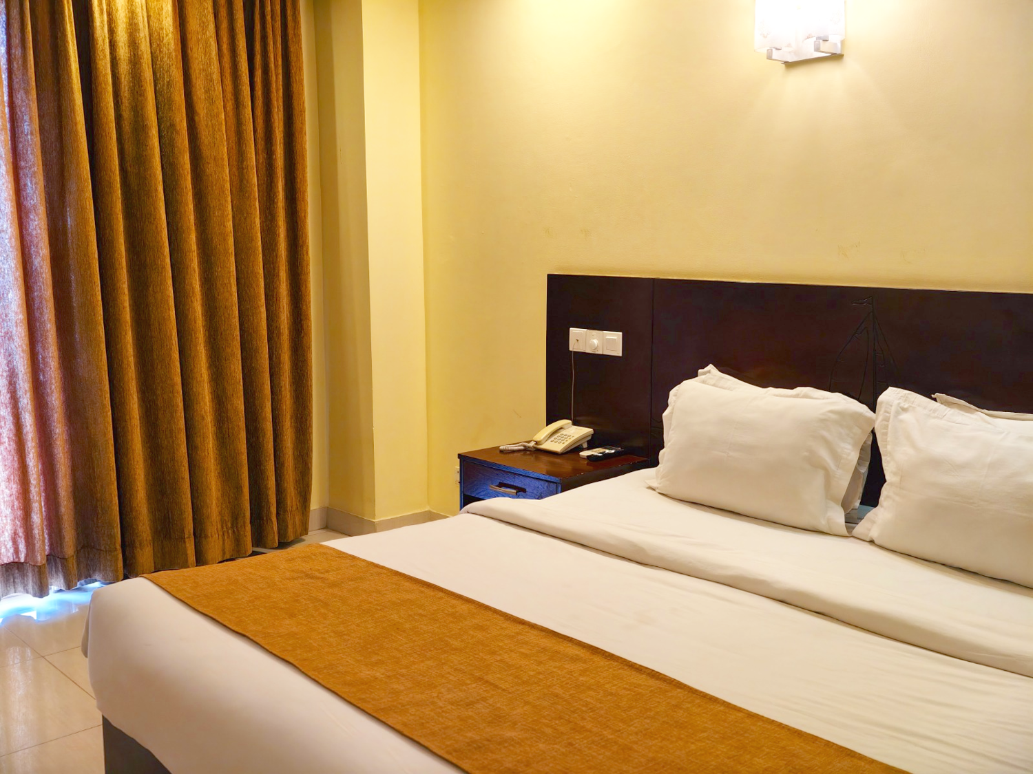 Premier Double King with Balcony (Higher Floor)