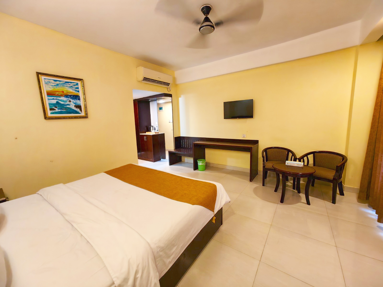 Premier Double King with Balcony (Higher Floor)
